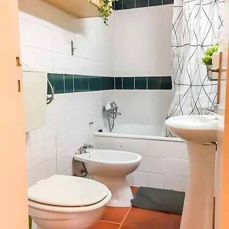 Beautiful Cozy Flat In Flowers Garden! *